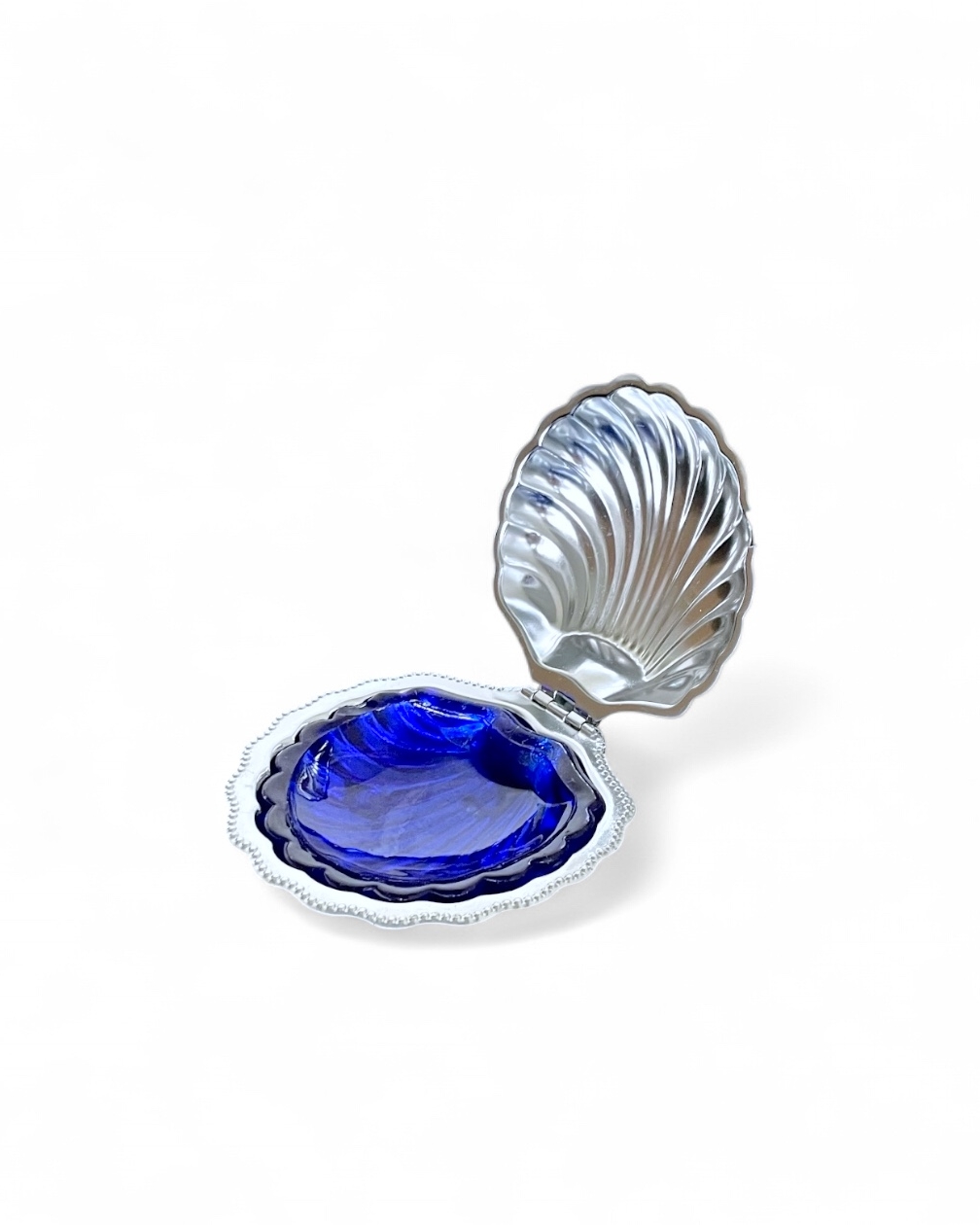 Burriera a forma di conchiglia con piattino blu