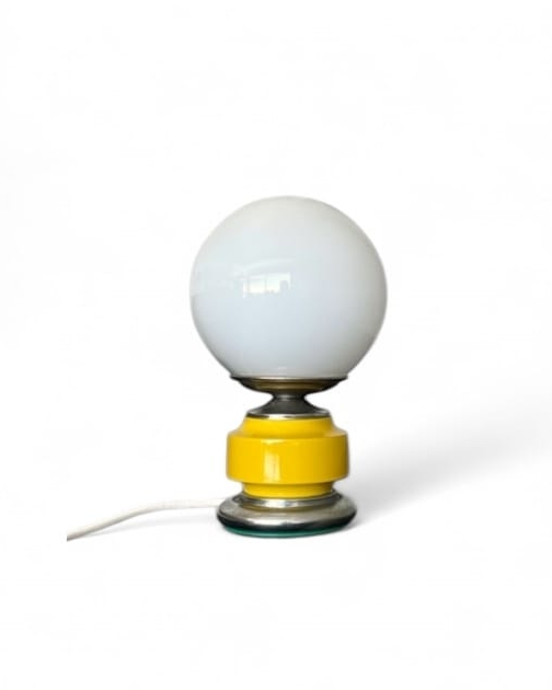 Lampada da tavolo vintage gialla, made in Italy