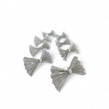 Set of 8 vintage napkin rings in the shape of a bow, made of wire mesh