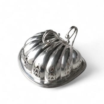 Grande burriera o porta formaggi vintage CWS con coperchio a conchiglia e vassoio