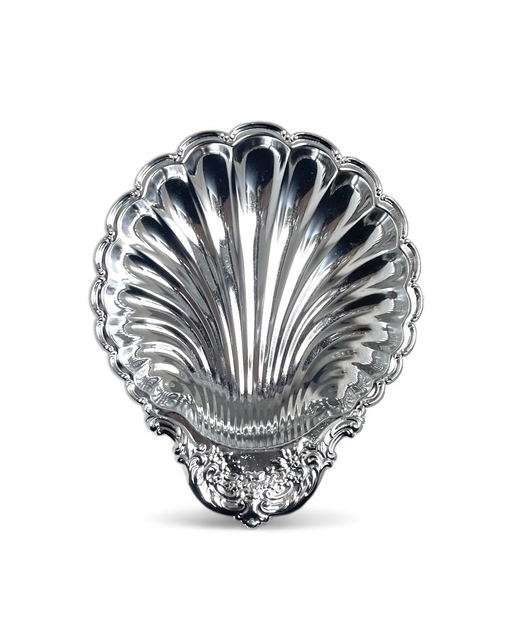 Centrotavola in metallo argentato a forma di conchiglia