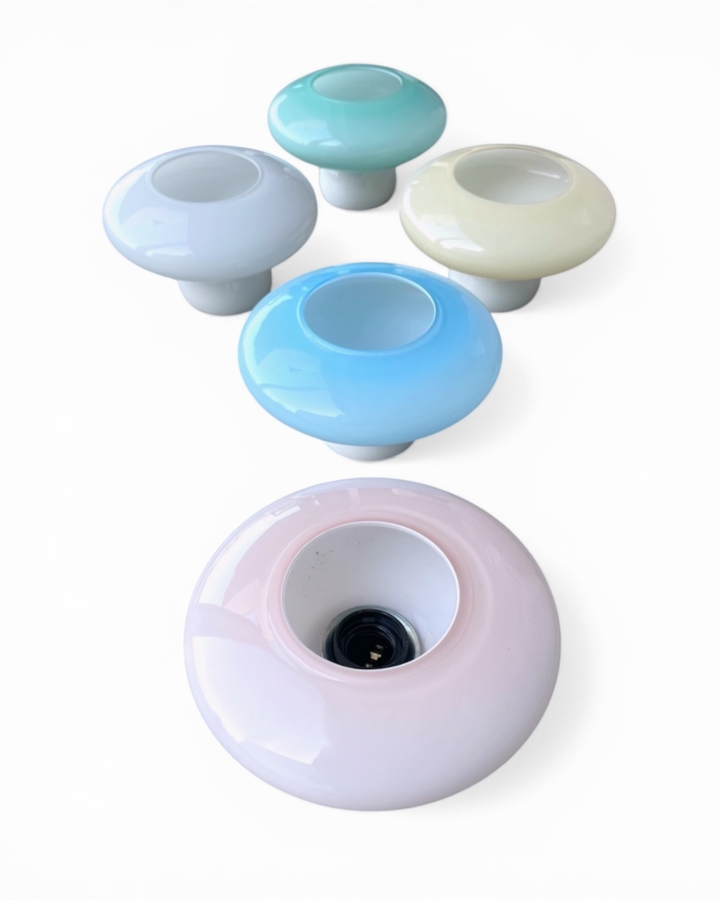 Set di 5 applique 'Edison' in ceramica e vetro in colori pastello, design Valerio Sacchetti per Sirrah, anni '80